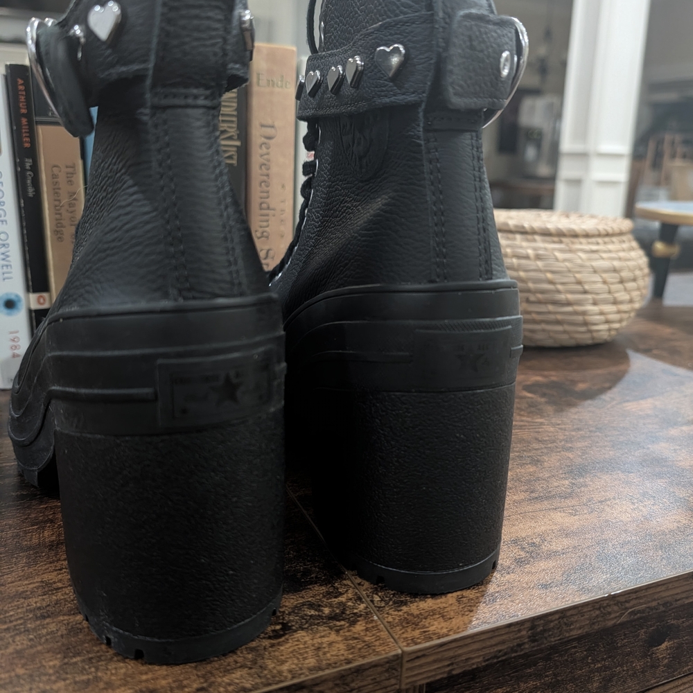 Converse Valentines Chuck 70 De Luxe Heeled Booties in black with heart detail - Picture 2 of 4
